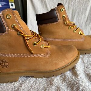 Timberland Womans Wheat Brown Lace-Up Waterproof Boots